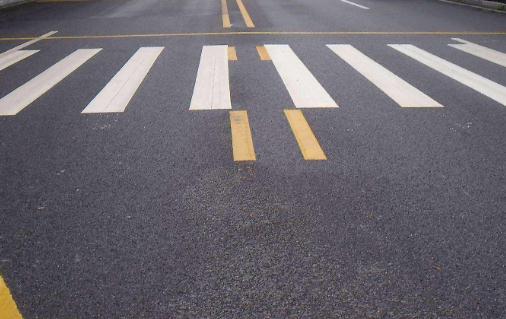 為什么道路上要進行標線施工呢？有什么作用呢？