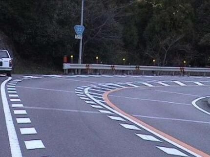 道路標(biāo)線(xiàn)在彎道處怎么畫(huà)？請(qǐng)看下文！